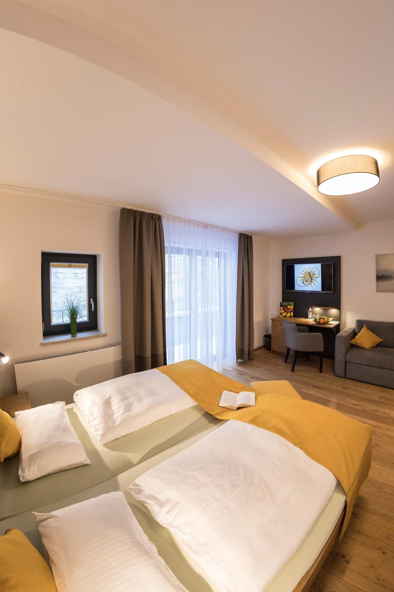 פפנהיים Hotel-Gasthof Zur Sonne מראה חיצוני תמונה