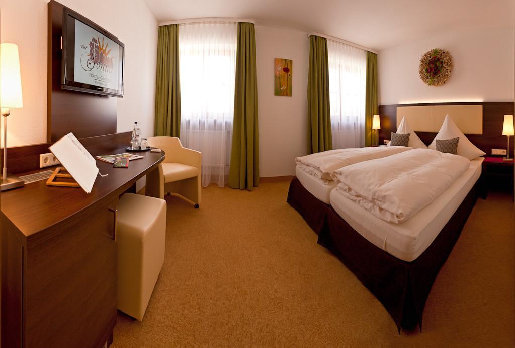 פפנהיים Hotel-Gasthof Zur Sonne מראה חיצוני תמונה