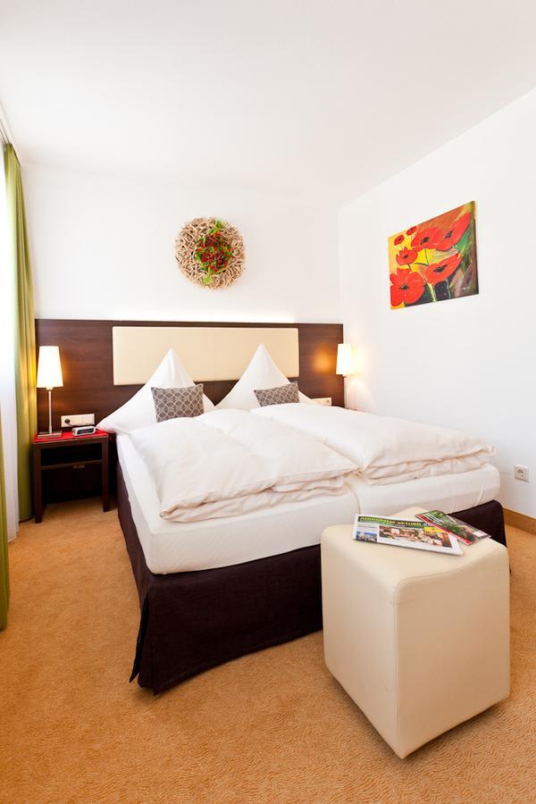 פפנהיים Hotel-Gasthof Zur Sonne מראה חיצוני תמונה