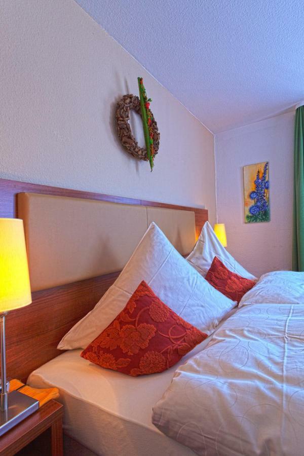 פפנהיים Hotel-Gasthof Zur Sonne מראה חיצוני תמונה
